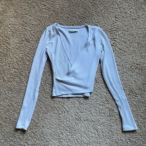 Abercrombie and Fitch long sleeve grey crop top